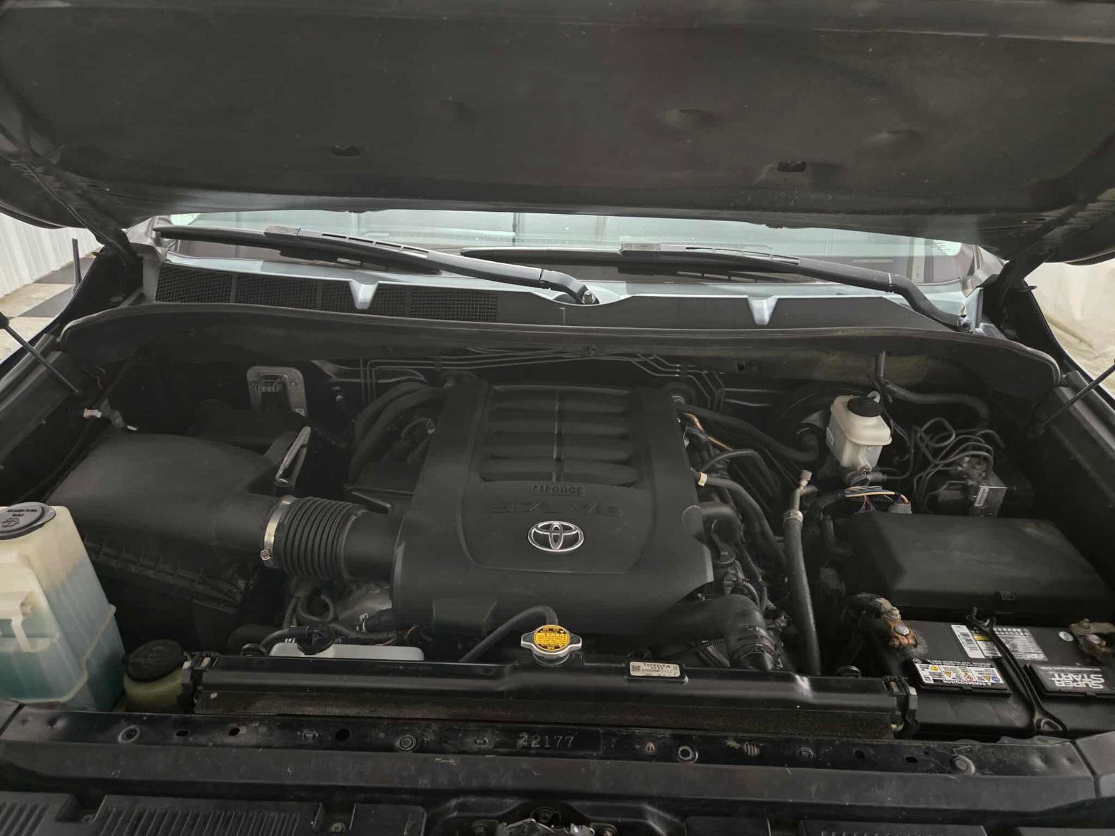 Used 2014 Toyota Tundra Limited w/ Limited Premium Package image 41