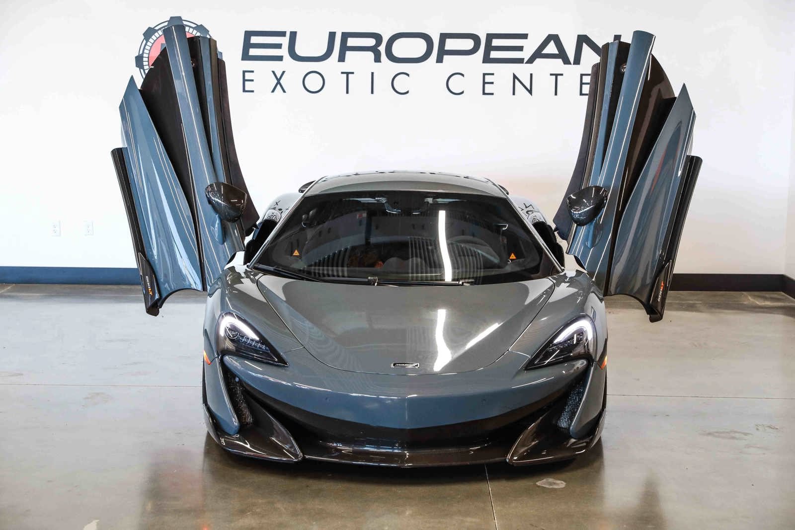 Used 2019 McLaren 600LT RWD image 5