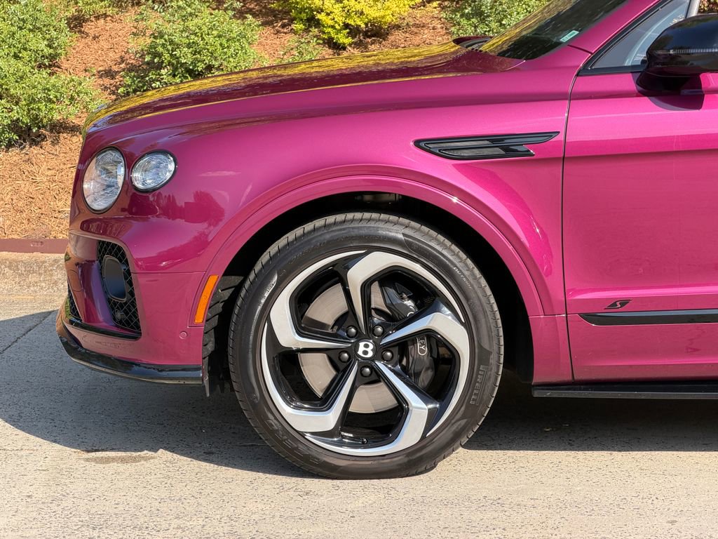 Used 2023 Bentley Bentayga image 12