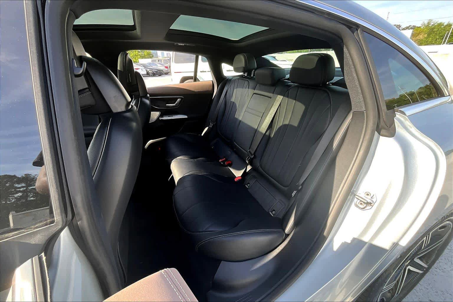 Used 2023 Mercedes-Benz EQE 500 4MATIC Sedan w/ Exclusive Trim Package image 20