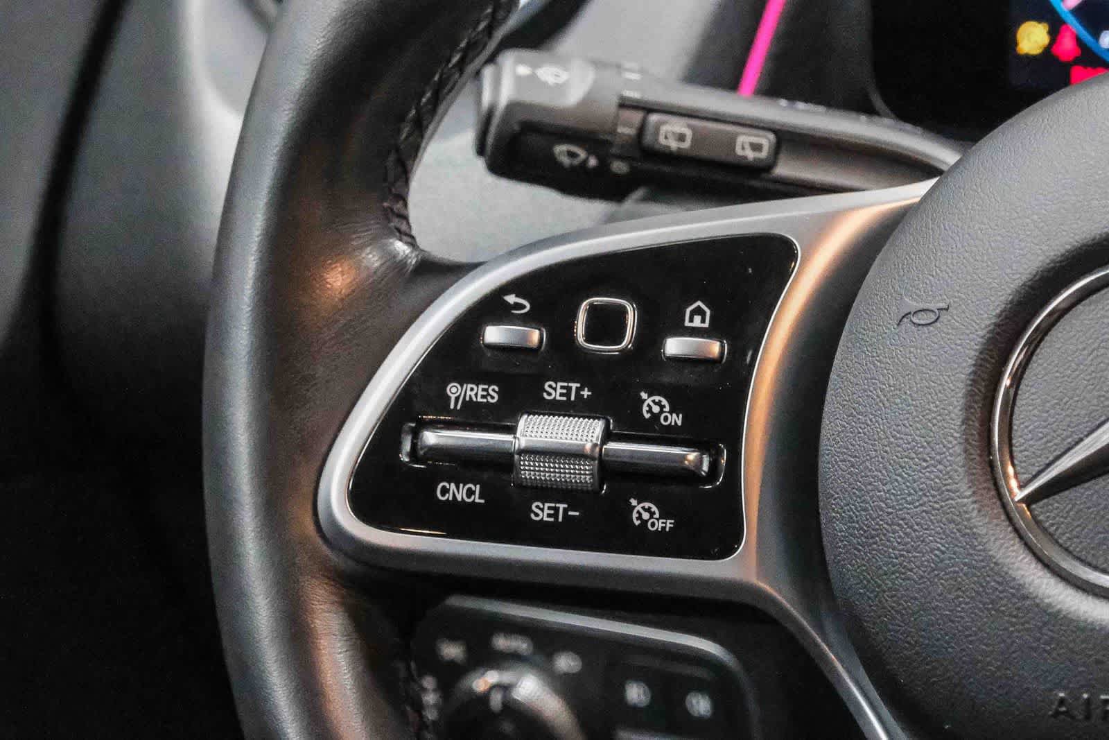 Used 2023 Mercedes-Benz GLB 250 image 21