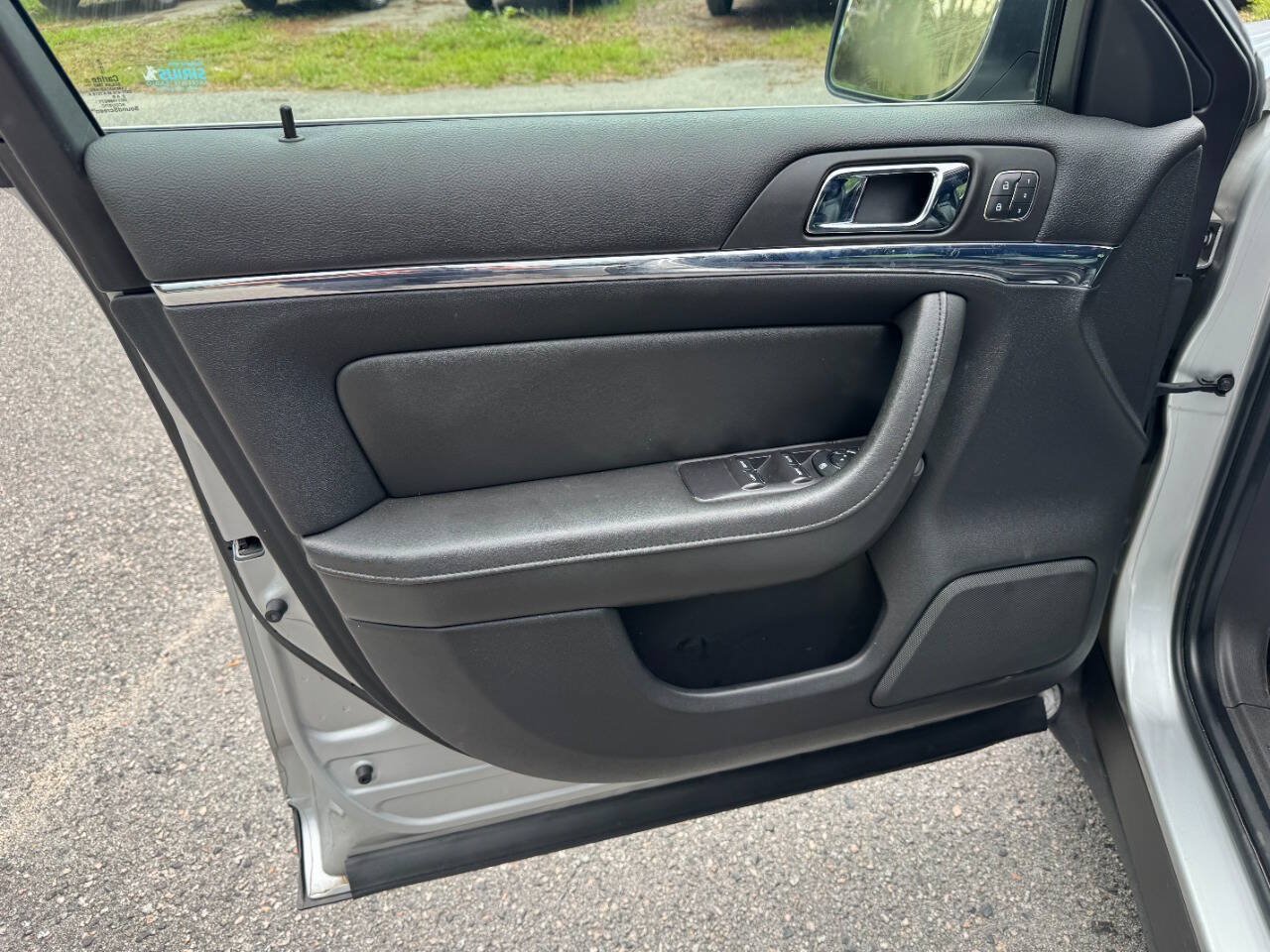 Used 2013 Lincoln MKS FWD image 38