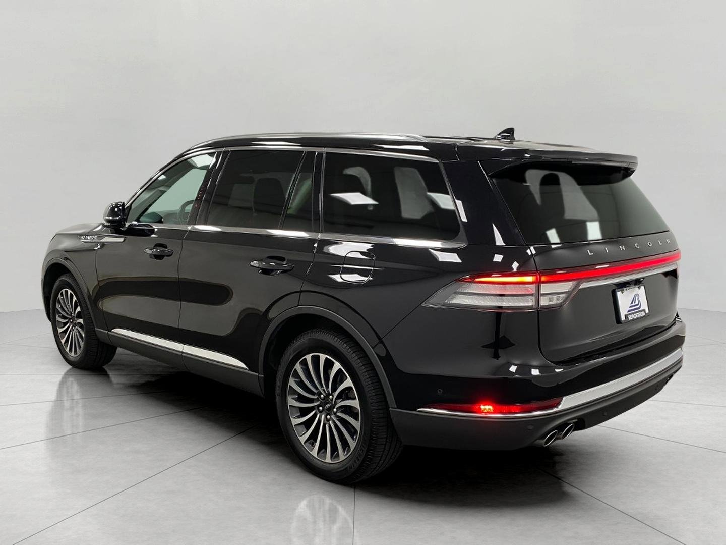 Used 2023 Lincoln Aviator Reserve w/ Equipment Group 201A AWD/4WD image 8