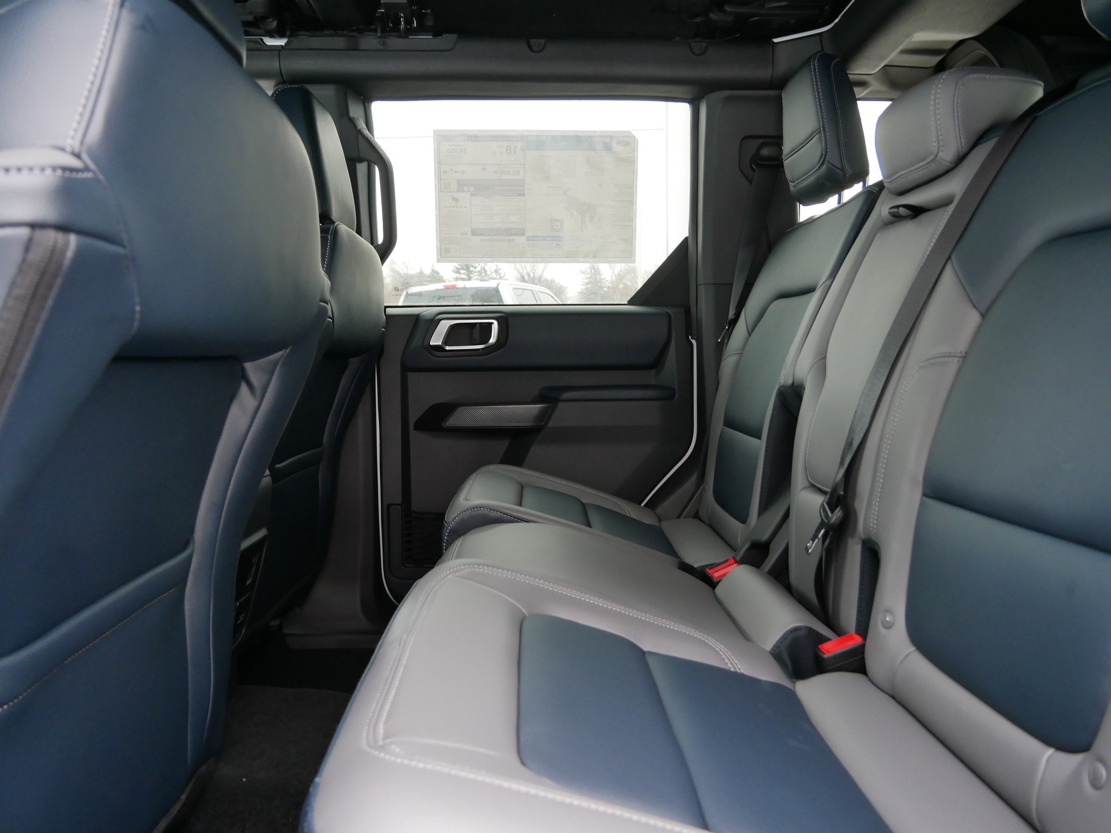 New 2024 Ford Bronco Outer Banks w/ Sasquatch Package AWD/4WD image 7