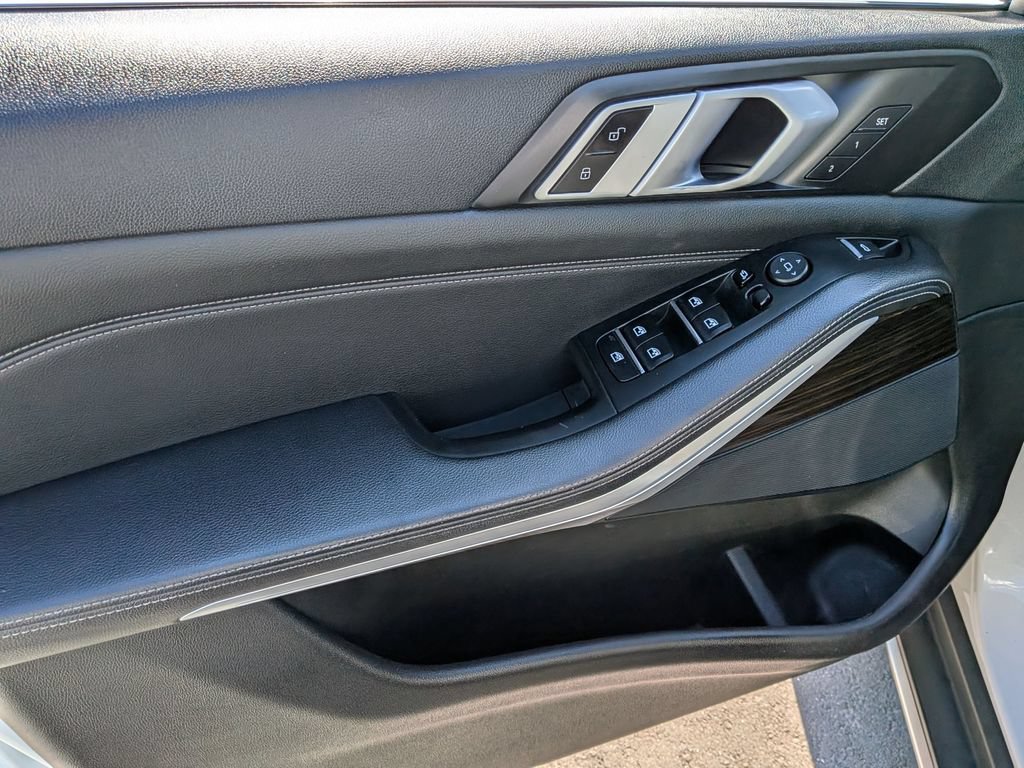 Used 2019 BMW X5 xDrive40i w/ Convenience Package AWD/4WD image 14