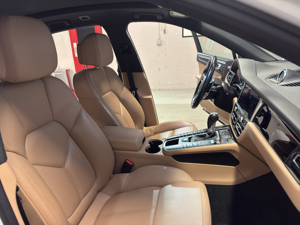Used 2021 Porsche Macan AWD/4WD image 21