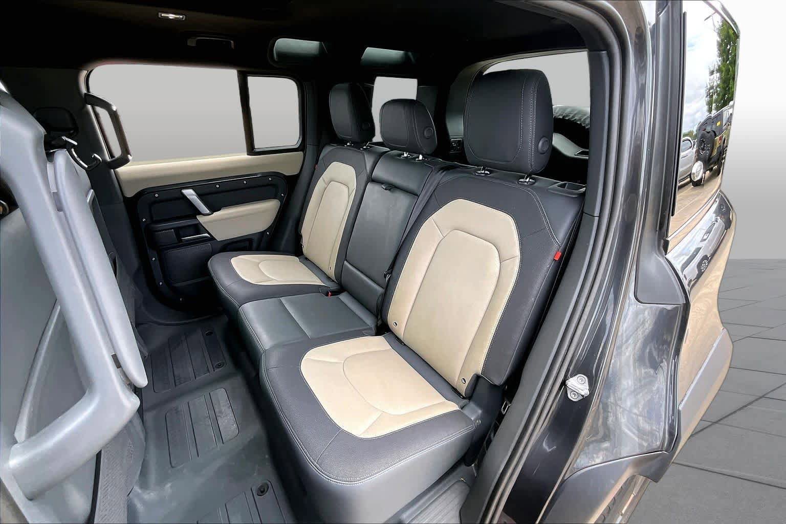 Used 2023 Land Rover Defender 110 X-Dynamic SE AWD/4WD image 20