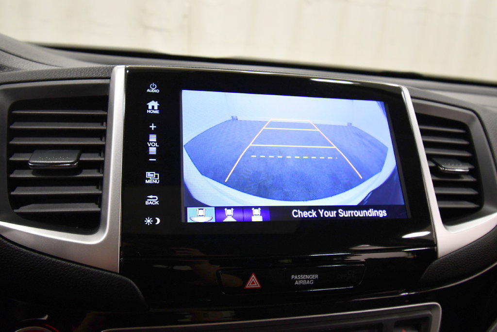 Certified 2017 Honda Pilot Touring image 26