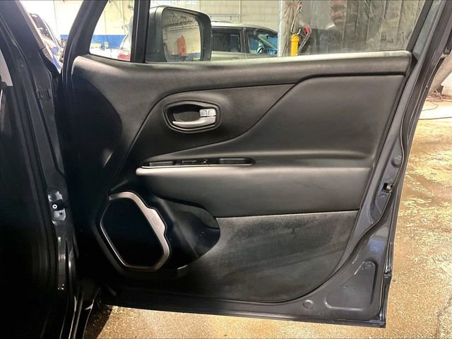 Used 2023 Jeep Renegade Latitude image 19