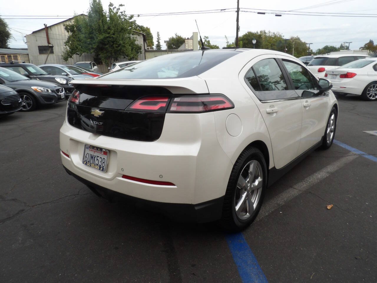 Used 2012 Chevrolet Volt Premium w/ Premium Trim Package FWD image 3