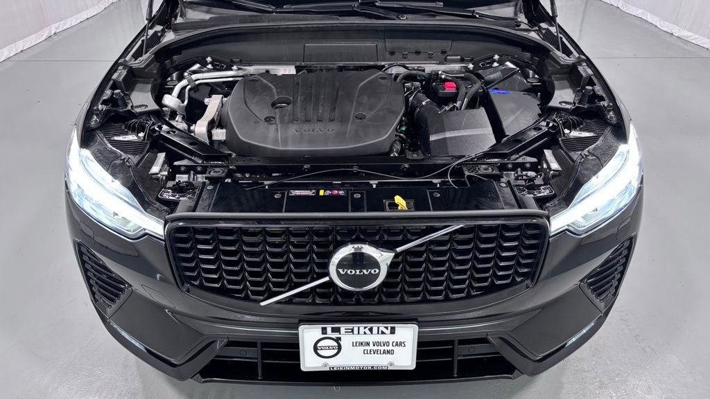 Certified 2025 Volvo XC60 B5 Core AWD/4WD image 29