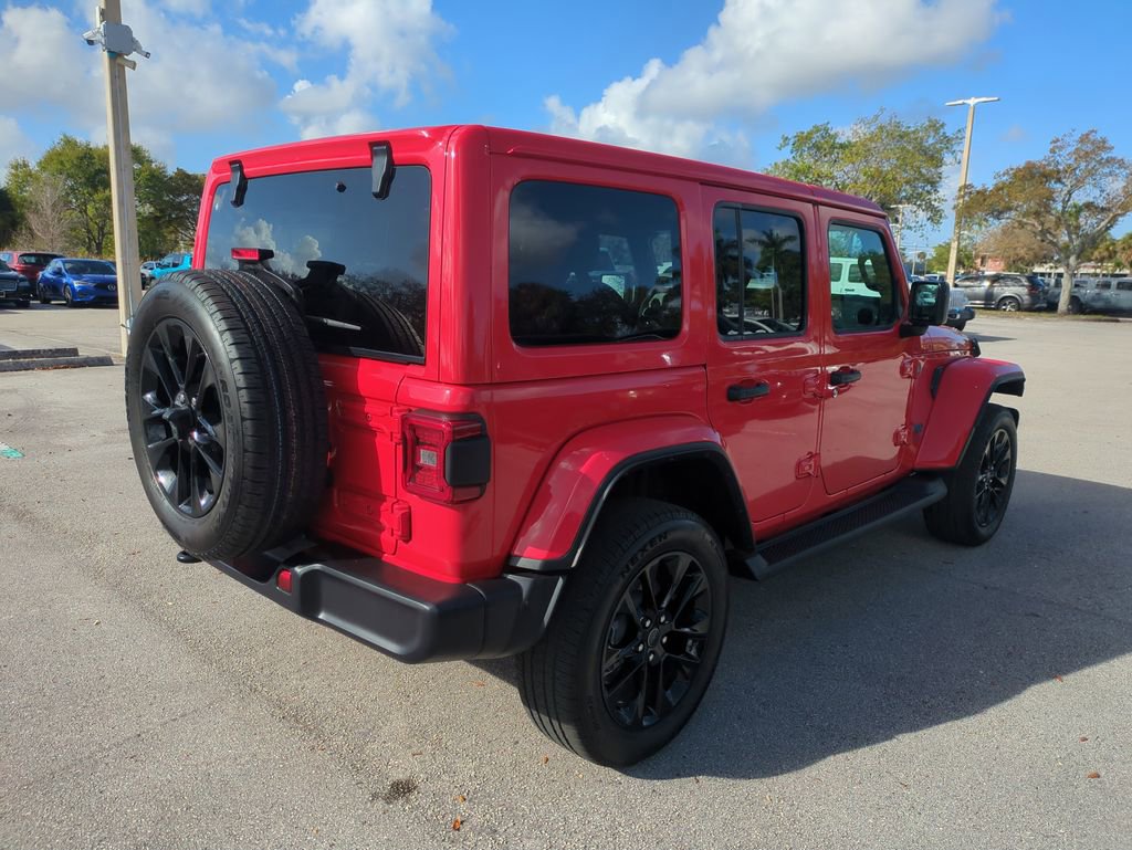 Used 2025 Jeep Wrangler Unlimited Sahara image 6