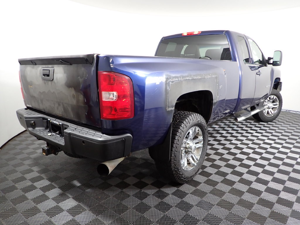 Used 2009 Chevrolet Silverado 3500 LT w/ Interior Plus Package AWD/4WD image 14