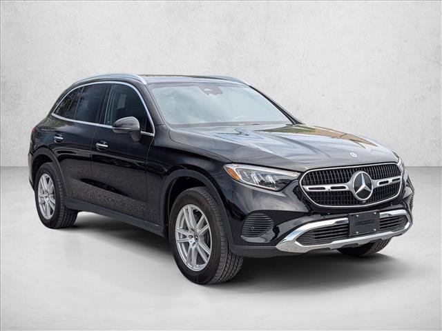Used 2023 Mercedes-Benz GLC 300 4MATIC image 3