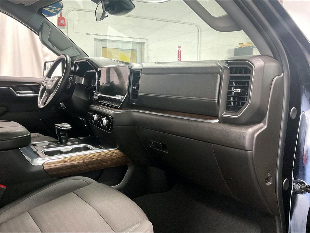 Used 2024 GMC Sierra 1500 Elevation w/ X31 Off-Road Package AWD/4WD image 14