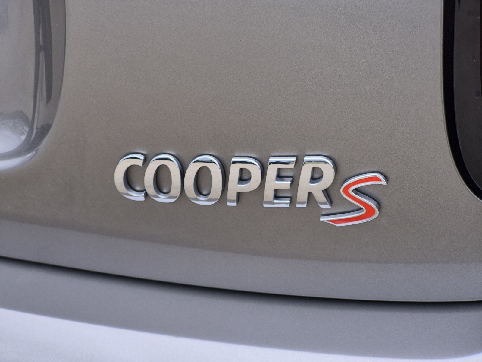 Used 2020 MINI Cooper S w/ Premium Package image 8