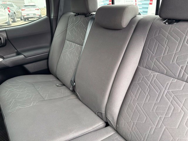 Used 2017 Toyota Tacoma TRD Sport w/ Exterior Package AWD/4WD image 16
