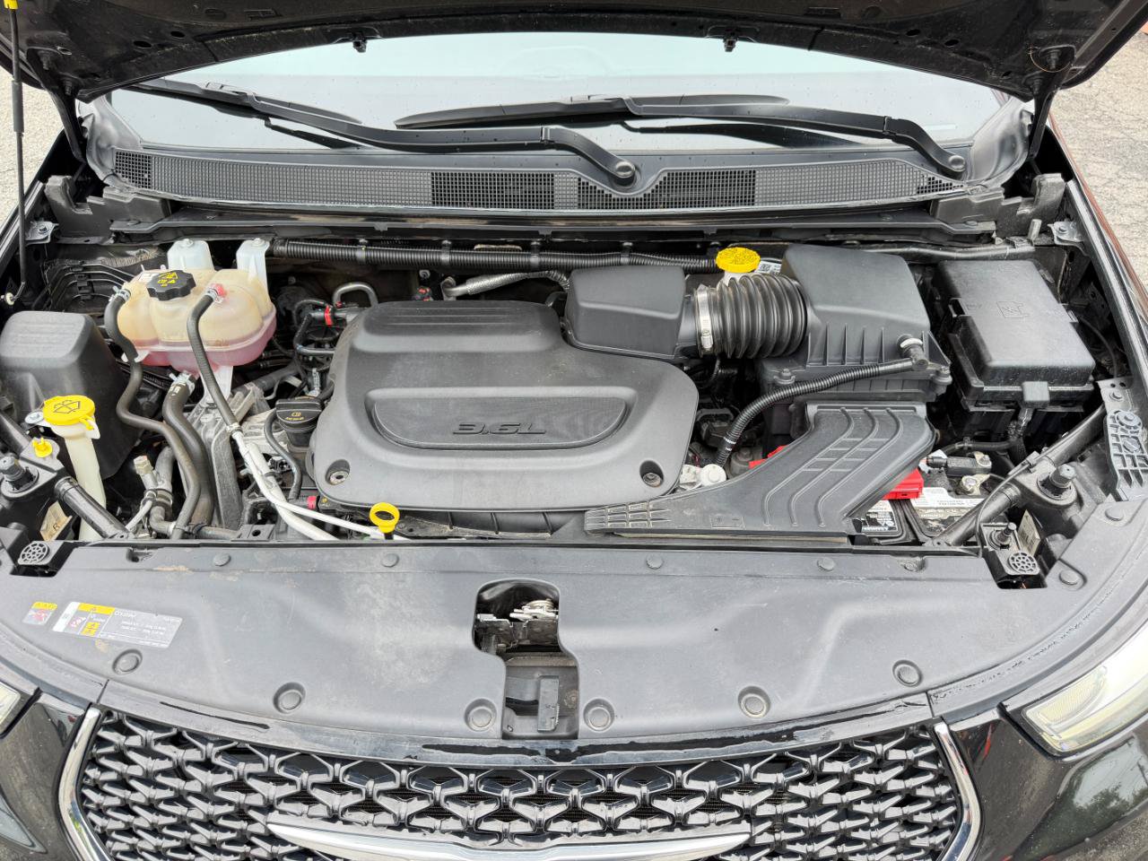 Used 2023 Chrysler Pacifica Touring-L FWD image 85
