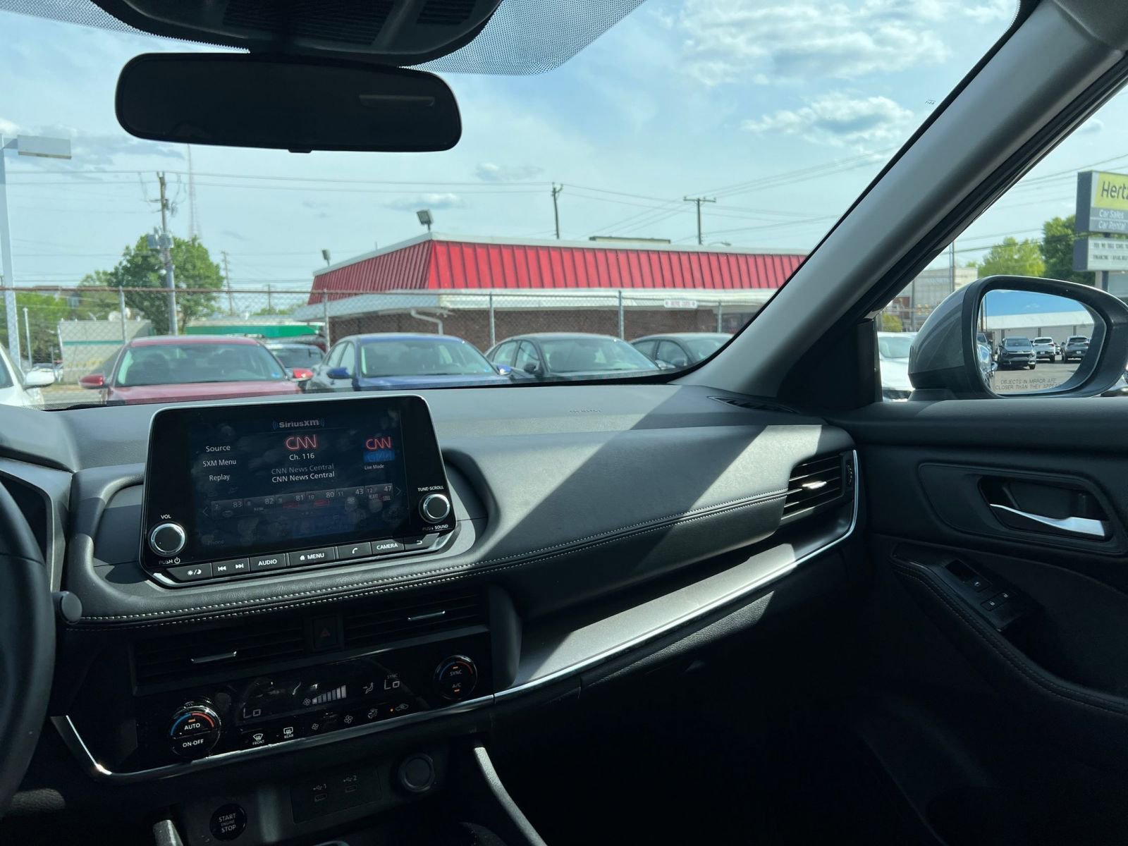 Used 2025 Nissan Rogue SV image 37