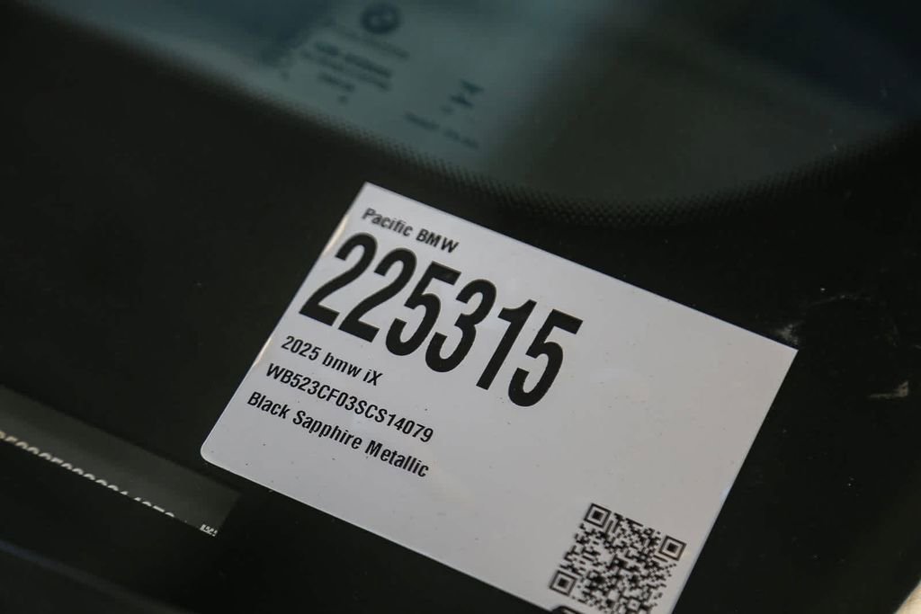 Used 2025 BMW iX xDrive50 w/ Premium Package AWD/4WD image 27
