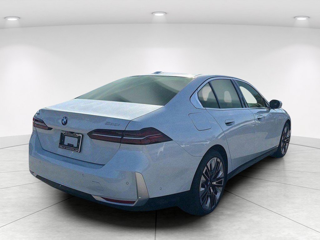 New 2026 BMW 530i xDrive w/ Premium Package AWD/4WD image 4