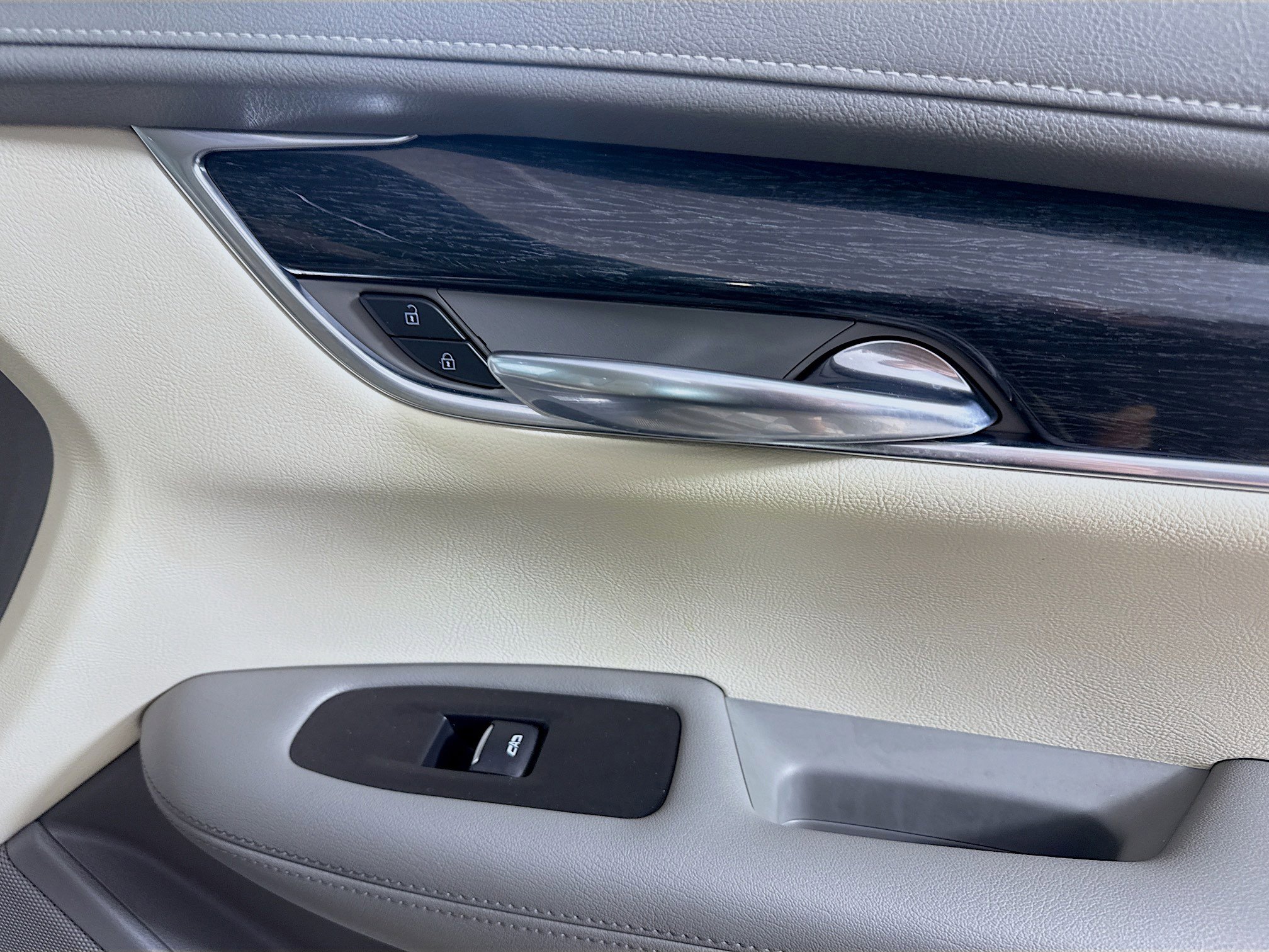 Used 2020 Cadillac XT6 Premium Luxury AWD/4WD image 31