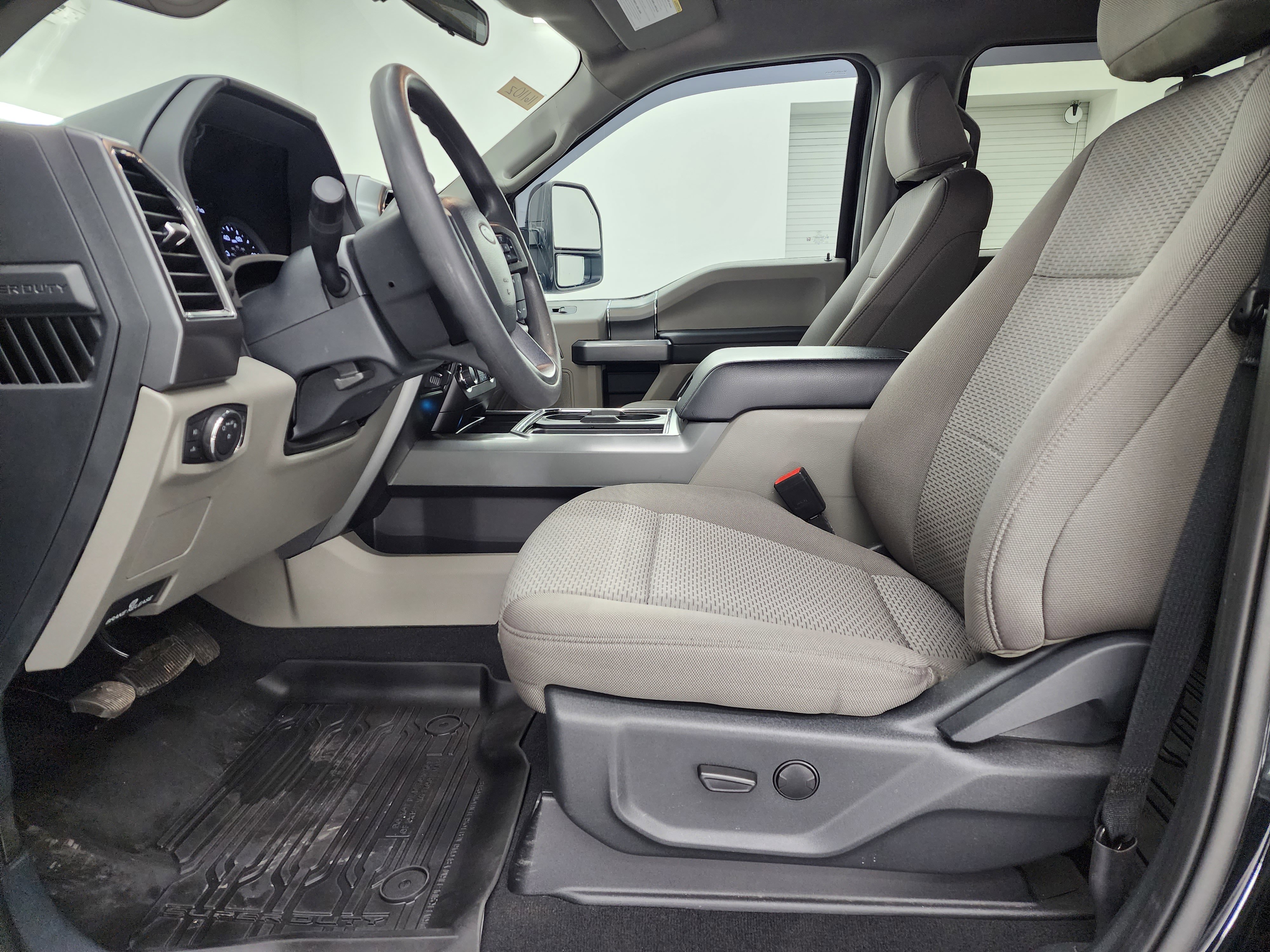 Used 2022 Ford F250 XLT w/ Black Appearance Package AWD/4WD image 8