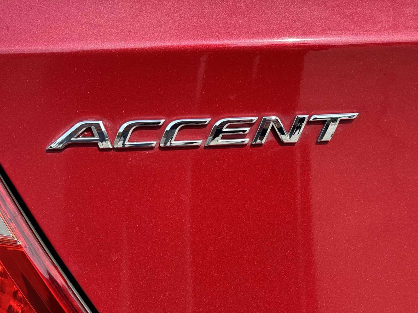 Used 2013 Hyundai Accent SE image 12