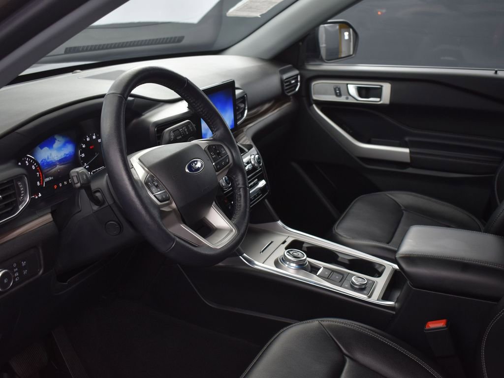 Certified 2021 Ford Explorer Limited w/ Equipment Group 301A image 8