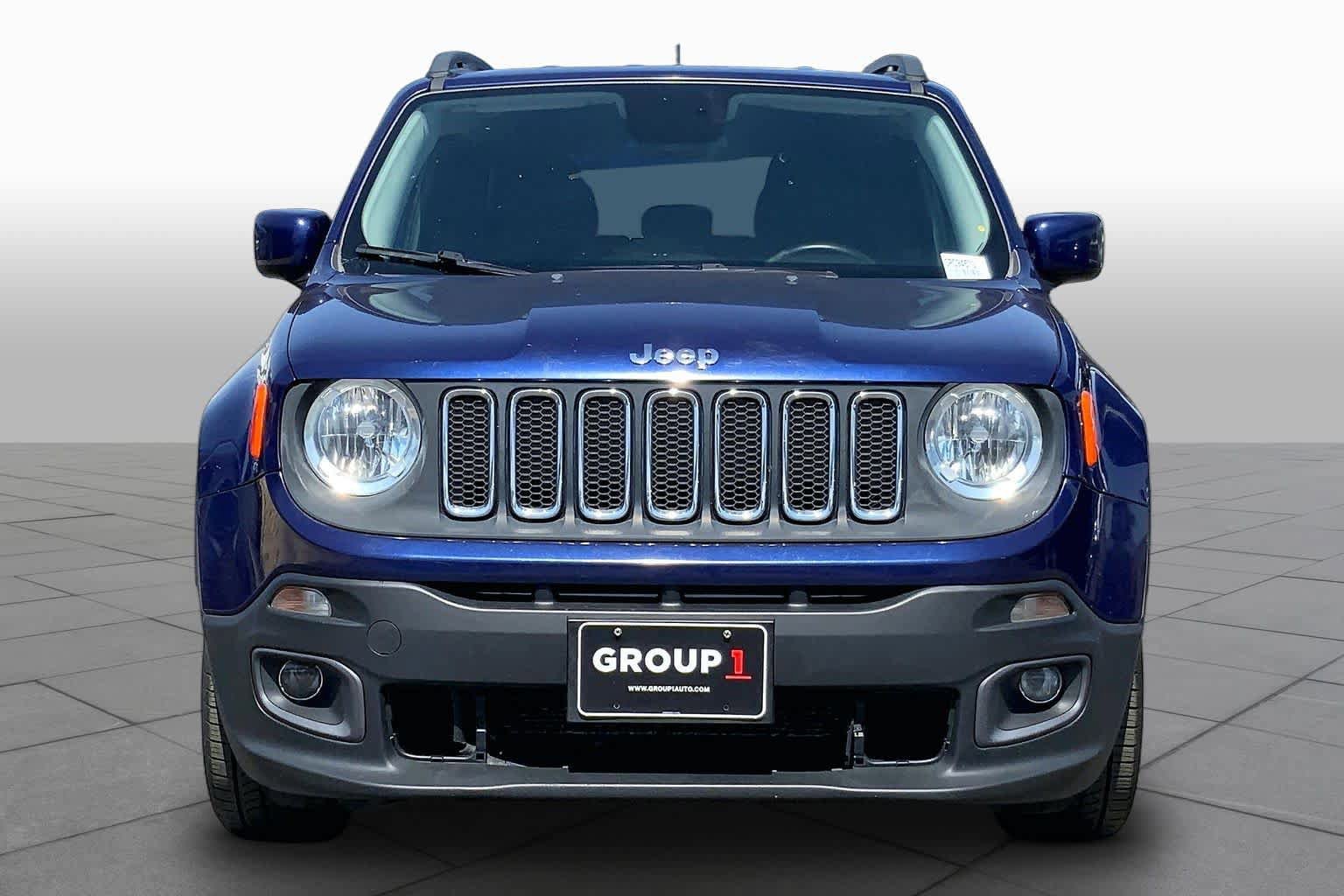 Used 2016 Jeep Renegade Latitude FWD image 4