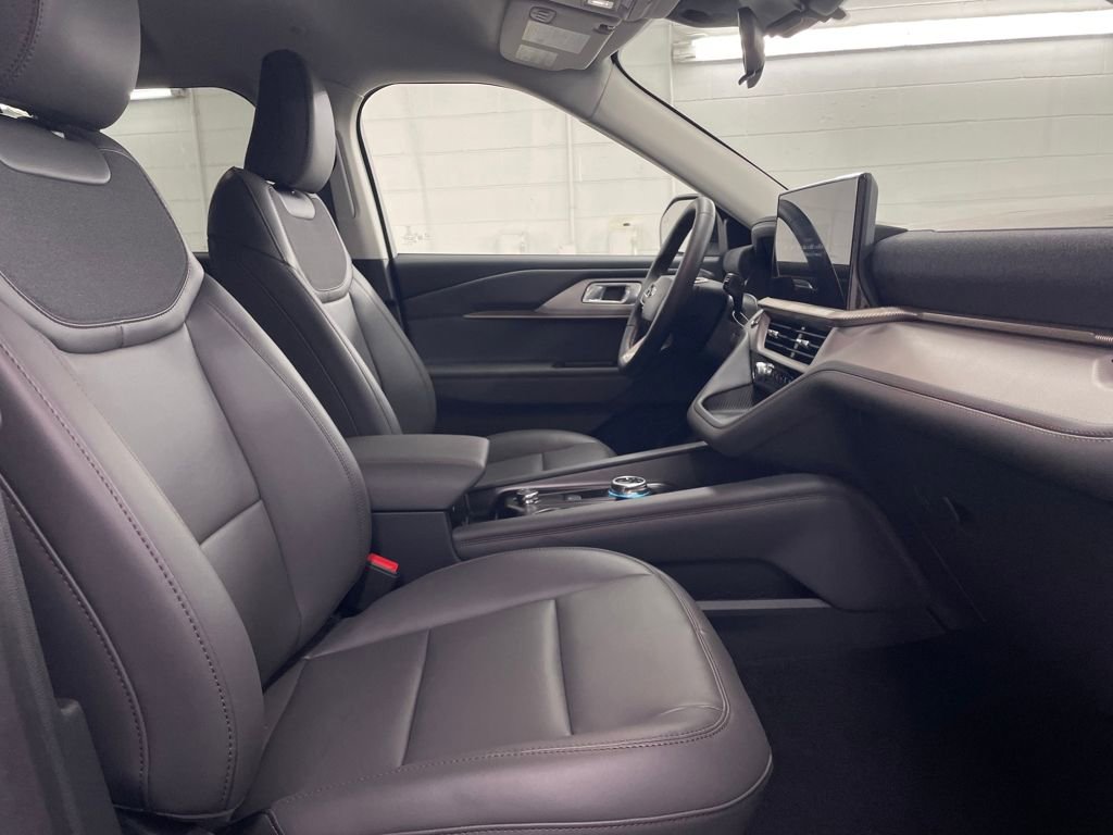 New 2025 Ford Explorer Active w/ Active Comfort Package image 27