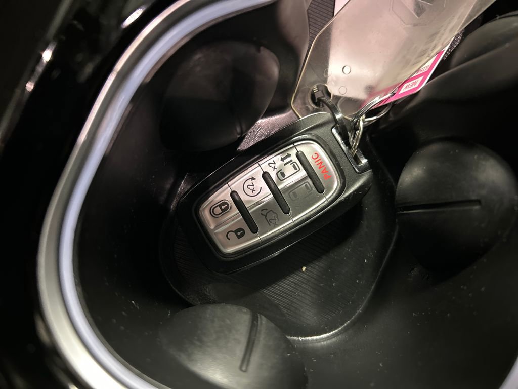 Used 2024 Chrysler Pacifica Limited image 22