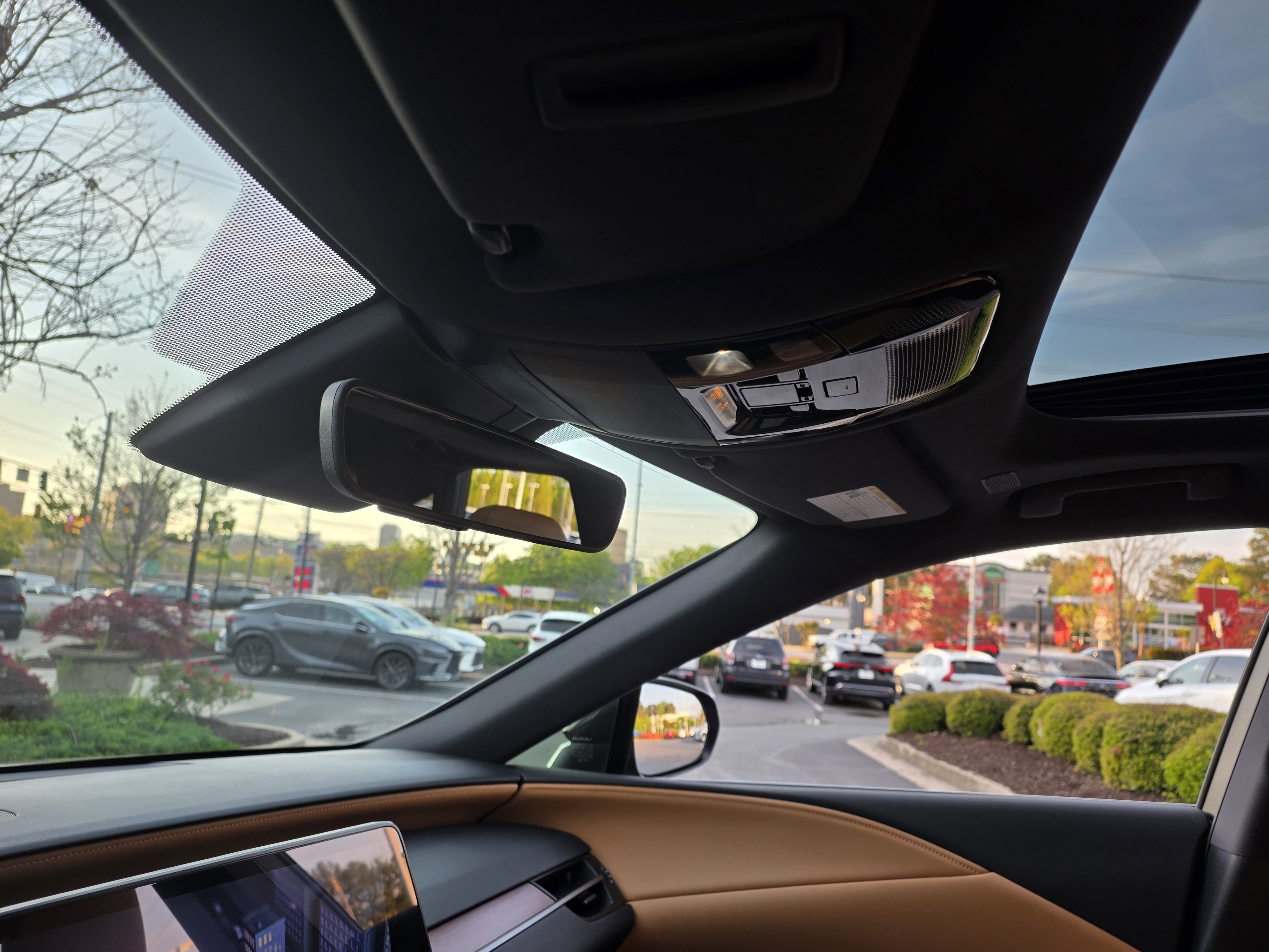 Used 2025 Lexus RX 350 Premium w/ Accessory Package (Z1) image 15