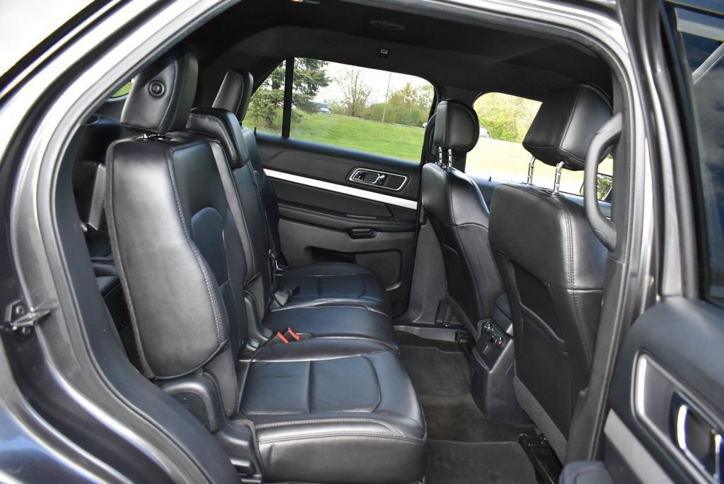 Used 2017 Ford Explorer XLT w/ Equipment Group 202A AWD/4WD image 26
