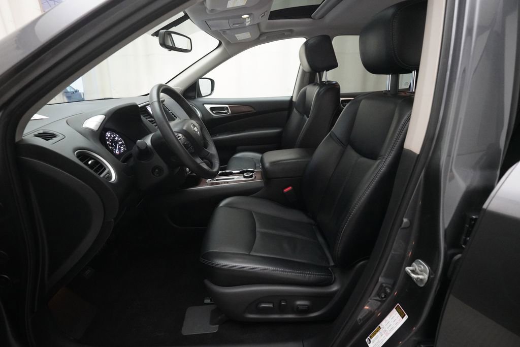Used 2018 Nissan Pathfinder Platinum AWD/4WD image 7