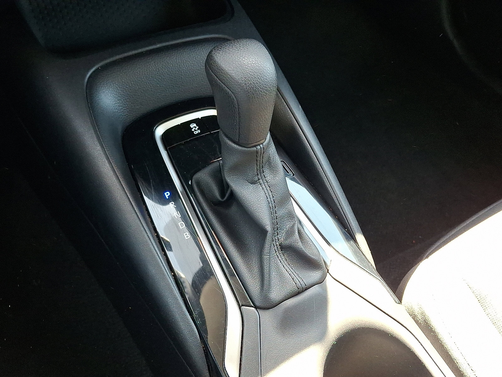 Used 2023 Toyota Corolla LE FWD image 16