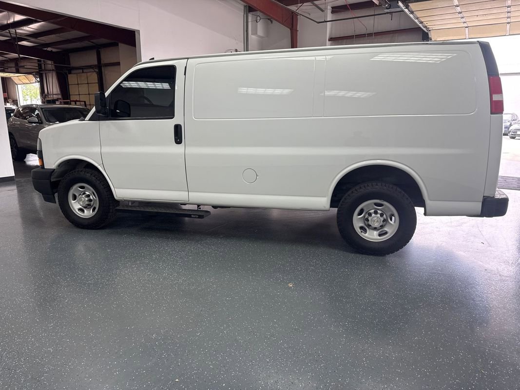 Used 2021 Chevrolet Express 2500 w/ Driver Convenience Package image 5