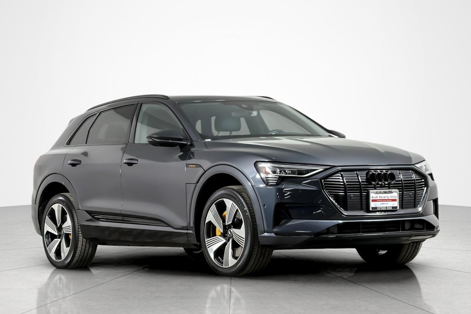 Used 2023 Audi e-tron Premium Plus w/ Premium Plus Package AWD/4WD image 7