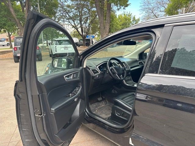 Used 2020 Ford Edge SEL w/ Cold Weather Package AWD/4WD image 12
