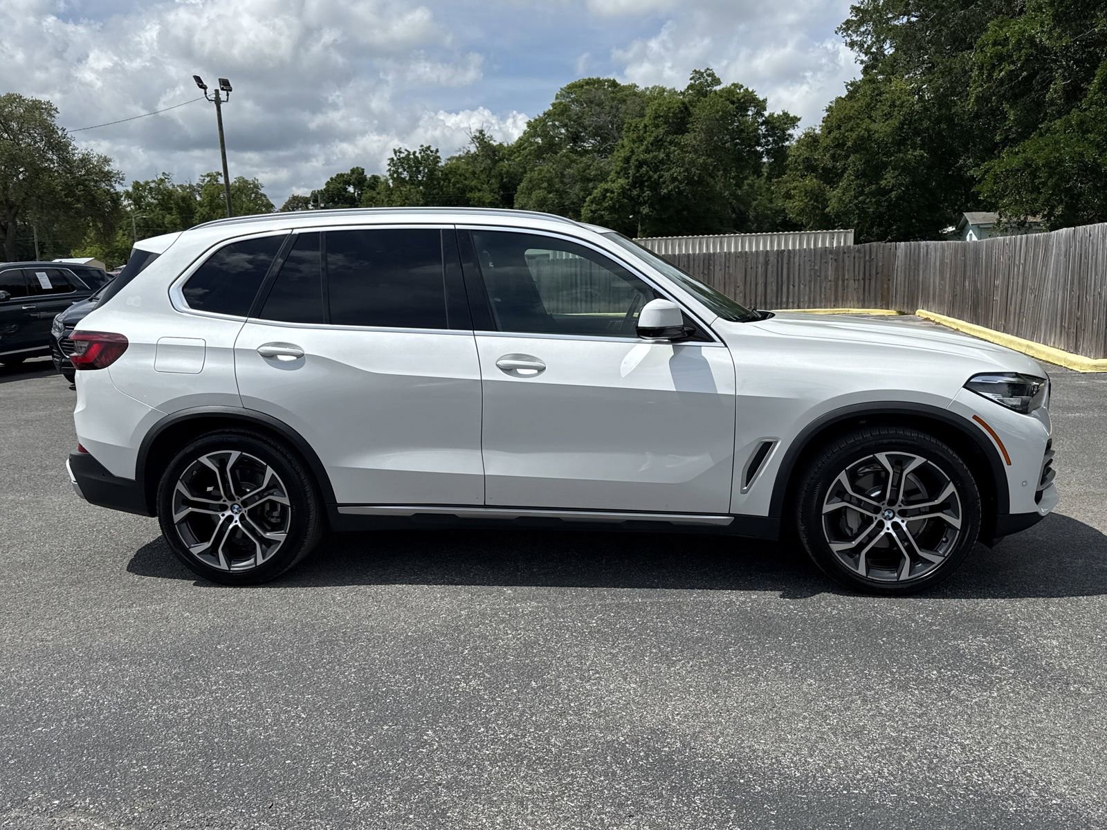 Used 2022 BMW X5 sDrive40i w/ Premium Package image 6