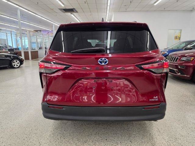 Used 2022 Toyota Sienna LE FWD image 6