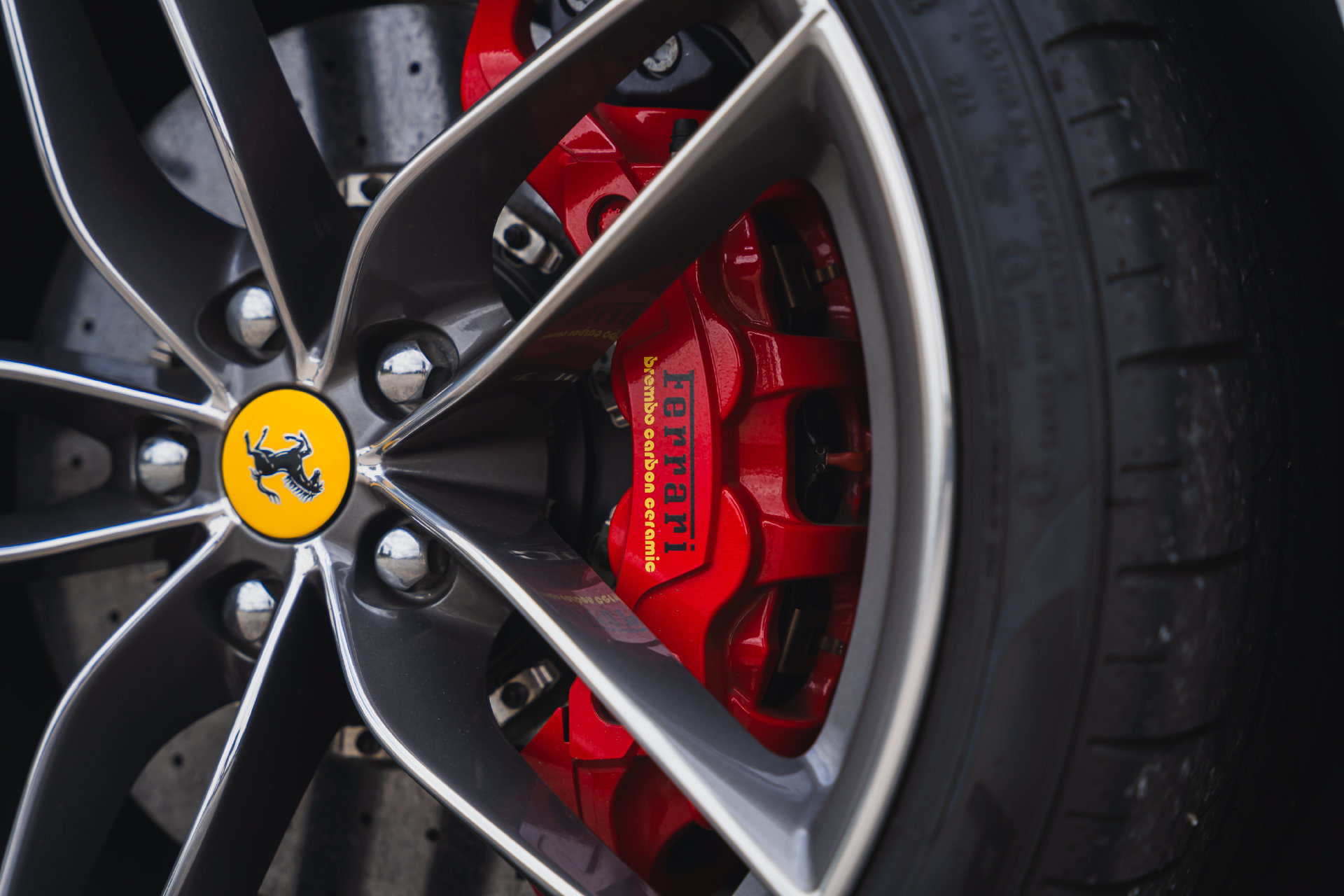 Used 2018 Ferrari 488 Spider RWD image 44