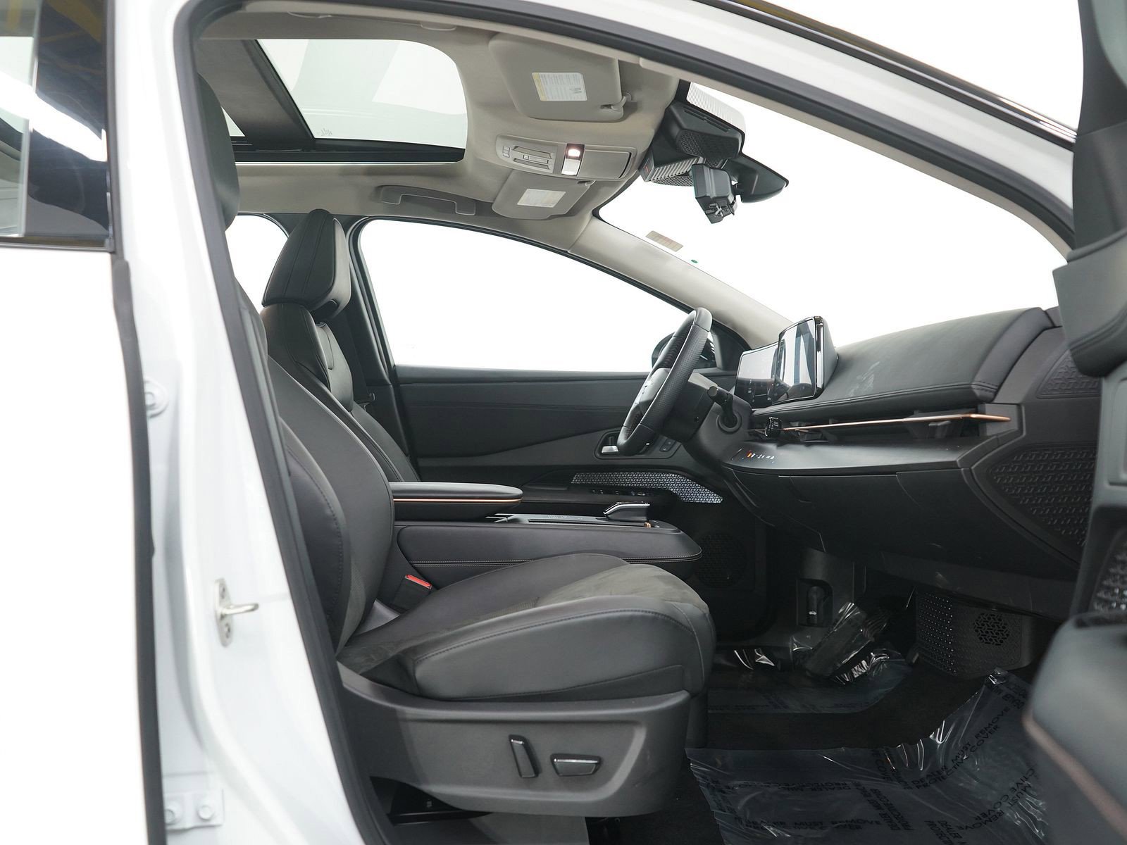 Used 2023 Nissan Ariya AWD image 13