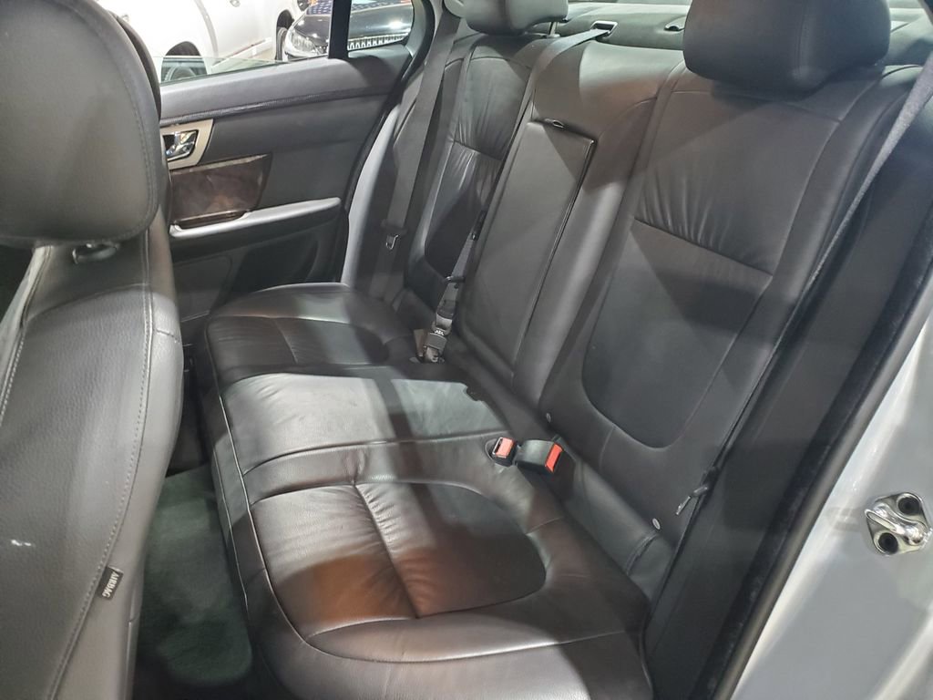 Used 2009 Jaguar XF Luxury image 19