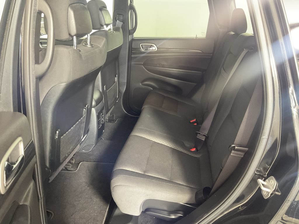 Used 2019 Jeep Grand Cherokee Laredo AWD/4WD image 19