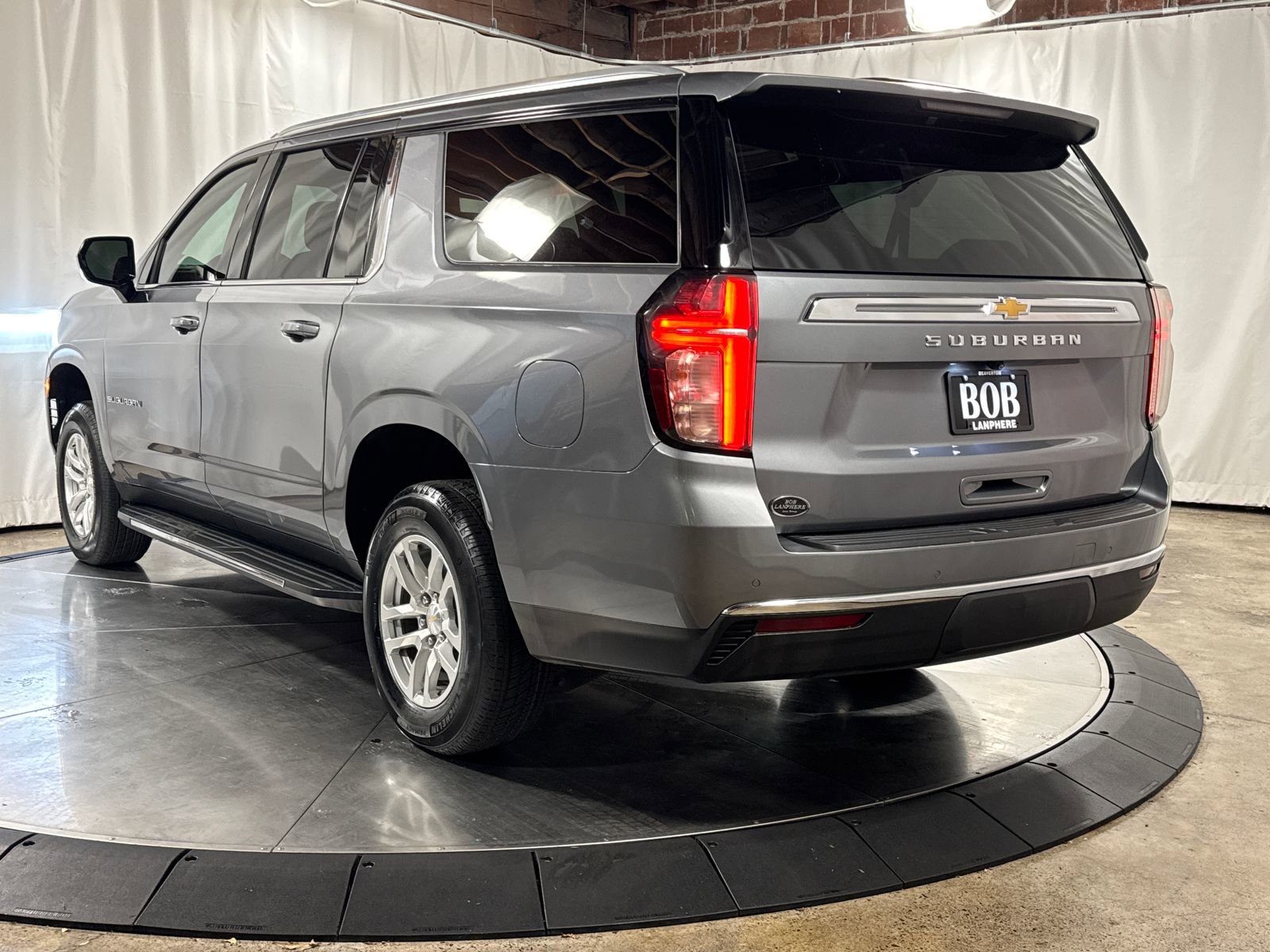 Used 2021 Chevrolet Suburban LS AWD/4WD image 9