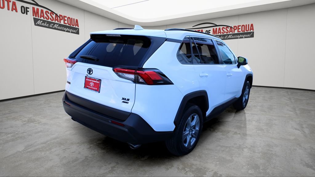 Used 2023 Toyota RAV4 XLE AWD/4WD image 5