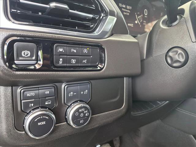 Used 2025 GMC Yukon XL Denali AWD/4WD image 17
