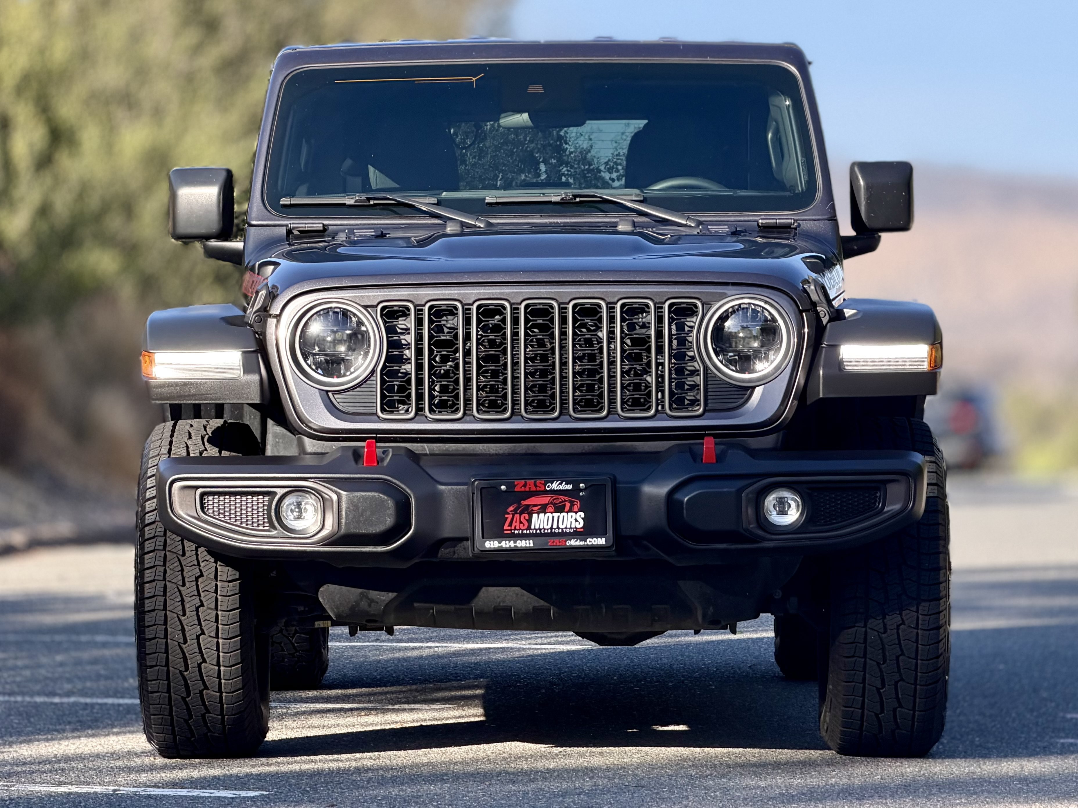 Used 2025 Jeep Wrangler Unlimited Rubicon AWD/4WD image 4