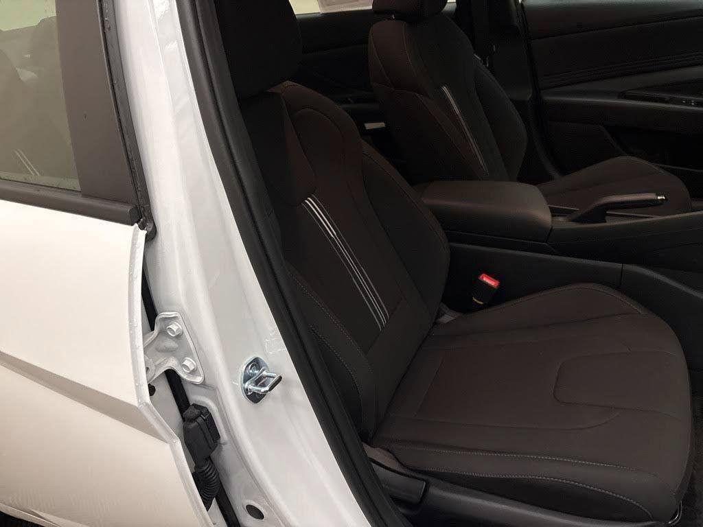New 2026 Hyundai Elantra SEL Sport Premium FWD image 17